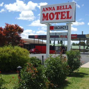 anna bella motel