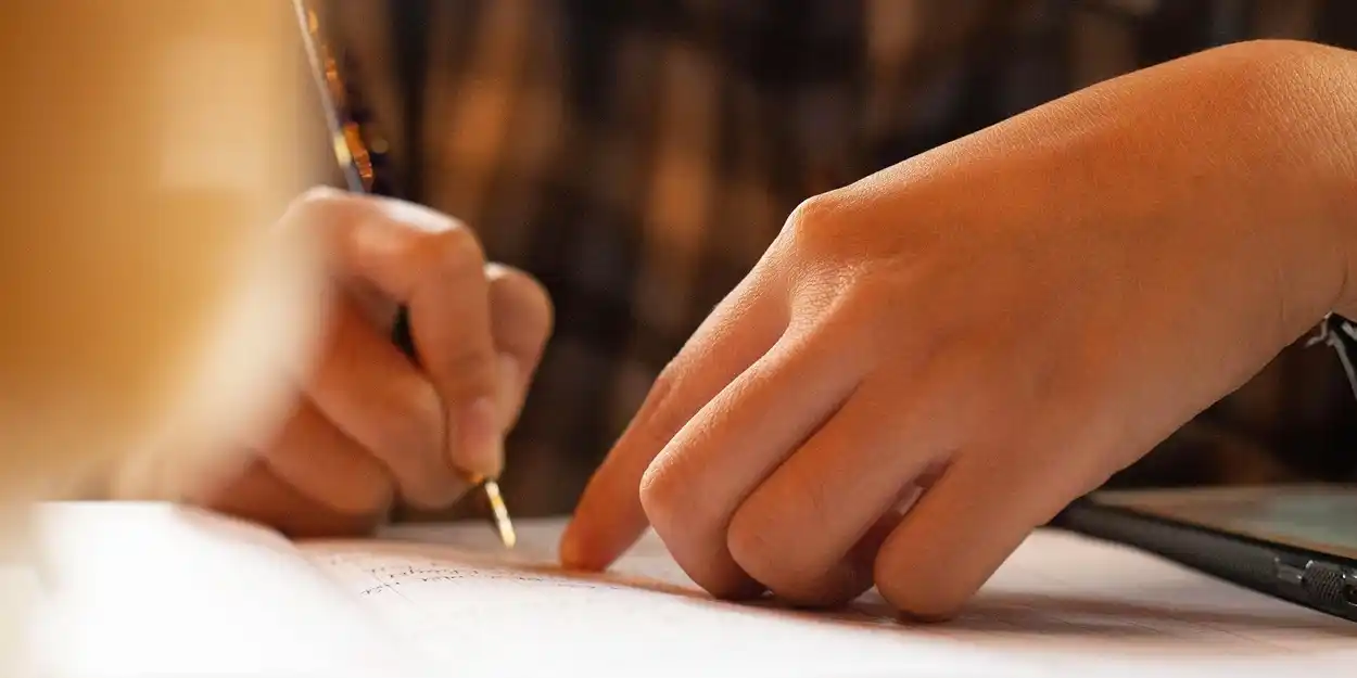 Writing That Life Story with Lyndall Hill