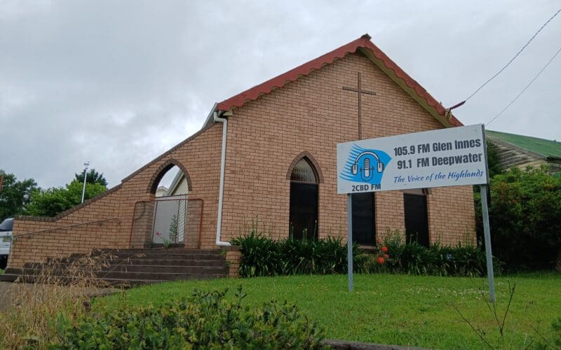 Three Dedicated Volunteers Awarded Life Memberships at 2CBD-FM