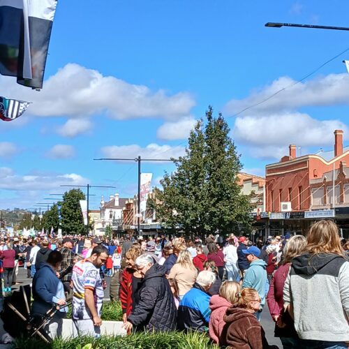 Huge crowds for ANZAC services